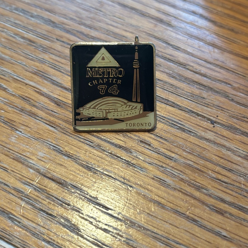 TORONTO METRO FOOTBALL CLUB PIN